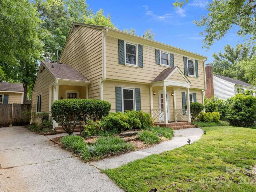906 Wishing Well Lane, Charlotte, NC 28270.  MLS# CAR4269640, YatesRealty ID 21928. 