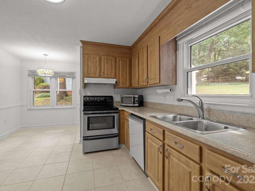 906 Wishing Well Lane, Charlotte, NC 28270.  MLS# CAR4269640, YatesRealty ID 21928. 