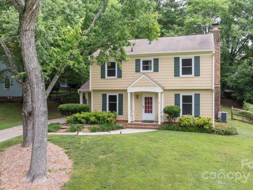 906 Wishing Well Lane, Charlotte, NC 28270.  MLS# CAR4269640, YatesRealty ID 21928. 