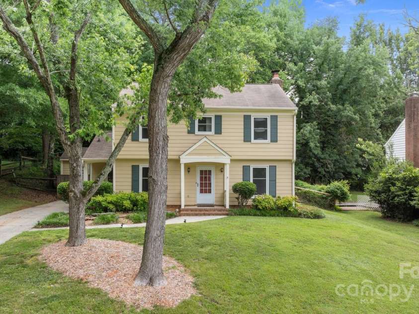 906 Wishing Well Lane, Charlotte, NC 28270.  MLS# CAR4269640, YatesRealty ID 21928. 