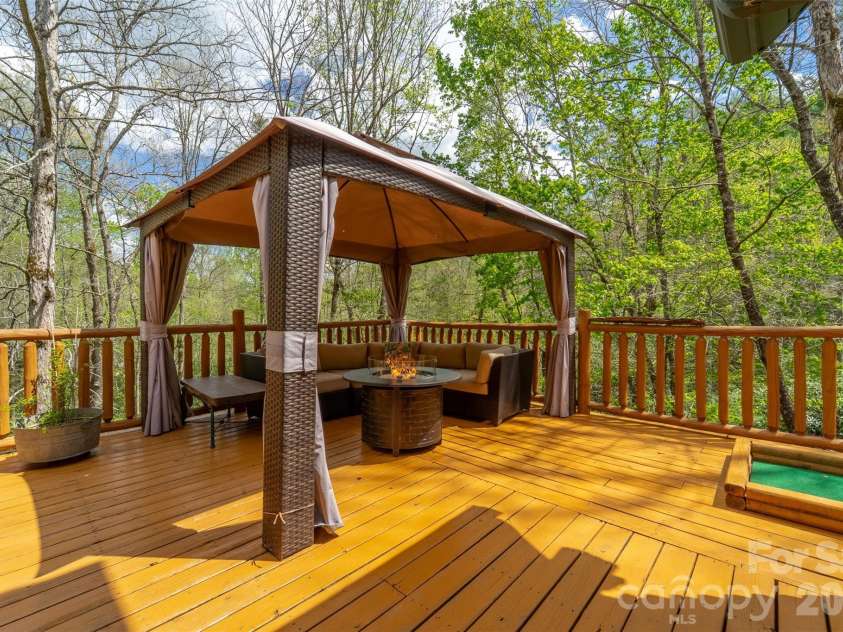 91 Double Springs Road, Almond, NC 28702.  MLS# CAR4377073, YatesRealty ID 21928. 