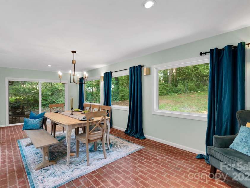 331 Glen Oaks Road, Charlotte, NC 28270.  MLS# CAR4260350, YatesRealty ID 21929. Brand new picture windows and sliding glass door