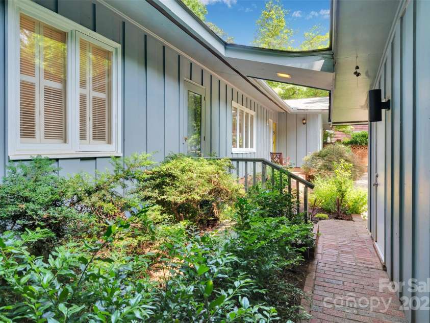 331 Glen Oaks Road, Charlotte, NC 28270.  MLS# CAR4260350, YatesRealty ID 21929. Gorgeous brick pathway circling to the back of the home