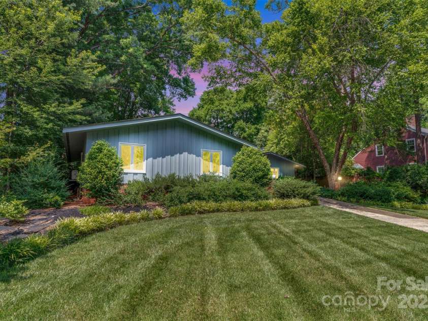 331 Glen Oaks Road, Charlotte, NC 28270.  MLS# CAR4260350, YatesRealty ID 21929. Huge garage with mini split unit - easily convert to 2nd living quarters, studio, or workshop!