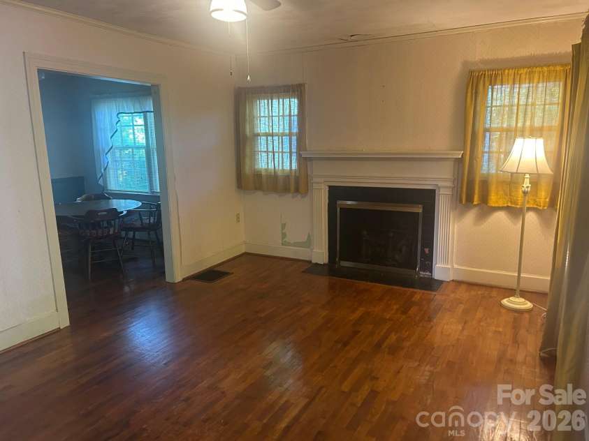 831 Jackson Street, Gastonia, NC 28052.  MLS# CAR4379164, YatesRealty ID 21929. 