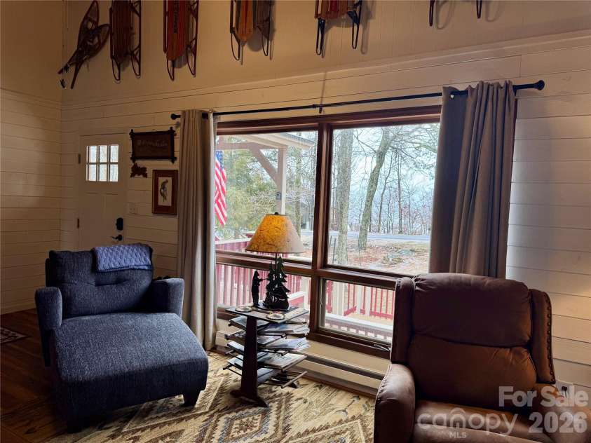 105 Pinnacle Ridge Road, Beech Mountain, NC 28604.  MLS# CAR4334609, YatesRealty ID 2193. 