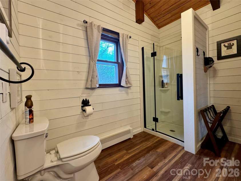 105 Pinnacle Ridge Road, Beech Mountain, NC 28604.  MLS# CAR4334609, YatesRealty ID 2193. 