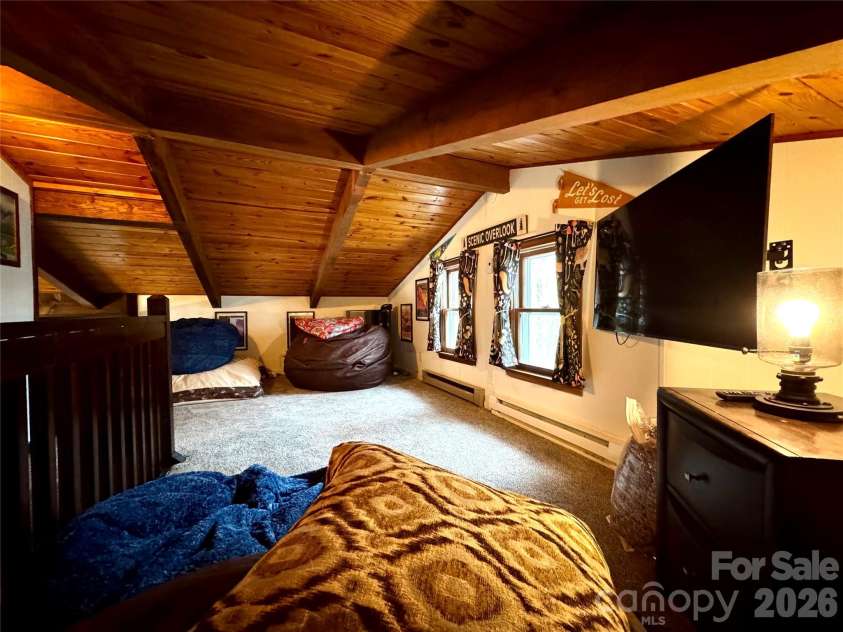 105 Pinnacle Ridge Road, Beech Mountain, NC 28604.  MLS# CAR4334609, YatesRealty ID 2193. 