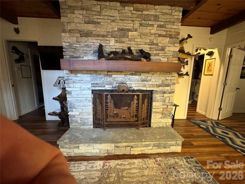 105 Pinnacle Ridge Road, Beech Mountain, NC 28604.  MLS# CAR4334609, YatesRealty ID 2193. 