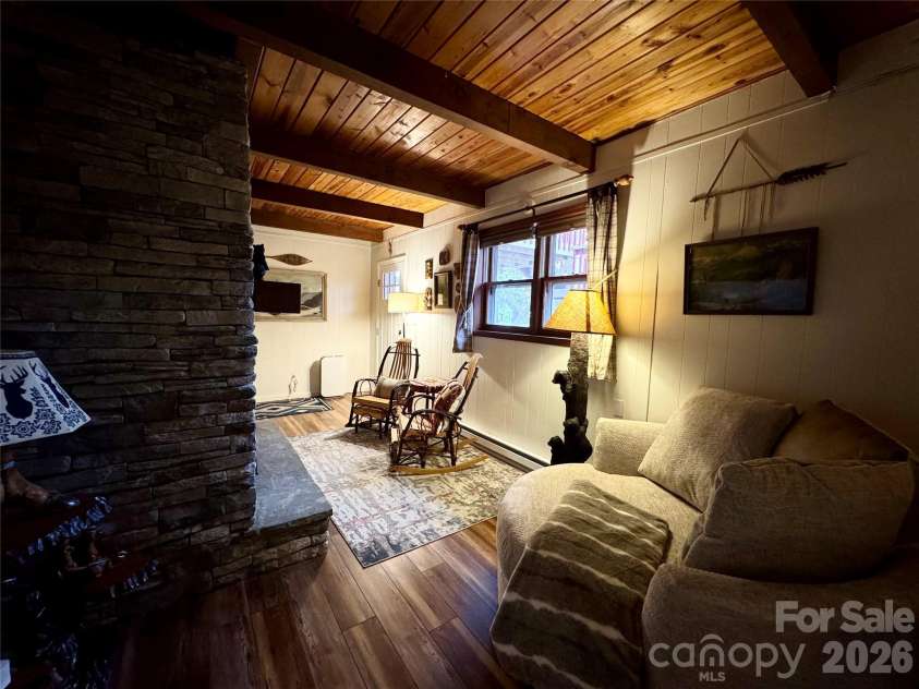 105 Pinnacle Ridge Road, Beech Mountain, NC 28604.  MLS# CAR4334609, YatesRealty ID 2193. 