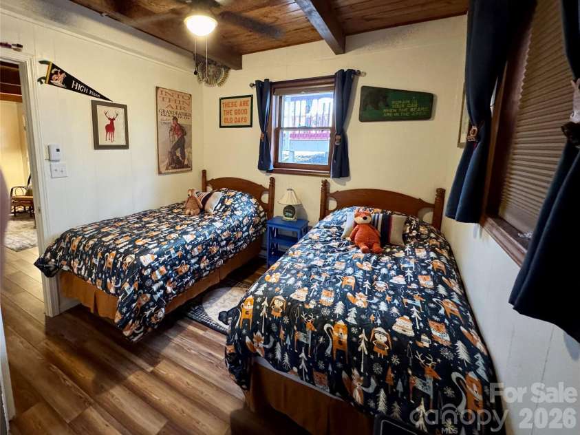 105 Pinnacle Ridge Road, Beech Mountain, NC 28604.  MLS# CAR4334609, YatesRealty ID 2193. 