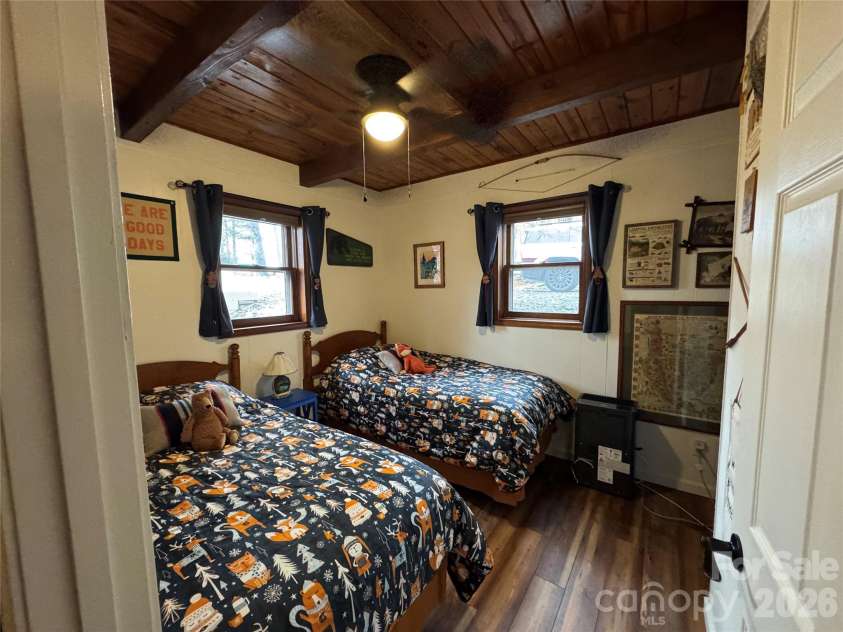 105 Pinnacle Ridge Road, Beech Mountain, NC 28604.  MLS# CAR4334609, YatesRealty ID 2193. 