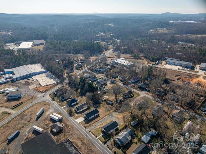 1411 ROSELAND Drive, Lincolnton, NC 28092.  MLS# CAR4228257, YatesRealty ID 2193. 