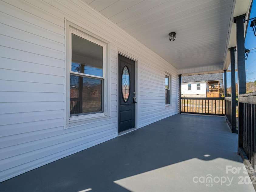 1411 ROSELAND Drive, Lincolnton, NC 28092.  MLS# CAR4228257, YatesRealty ID 2193. 