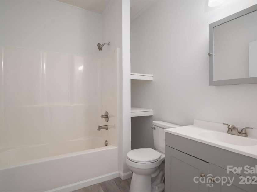 1411 ROSELAND Drive, Lincolnton, NC 28092.  MLS# CAR4228257, YatesRealty ID 2193. 