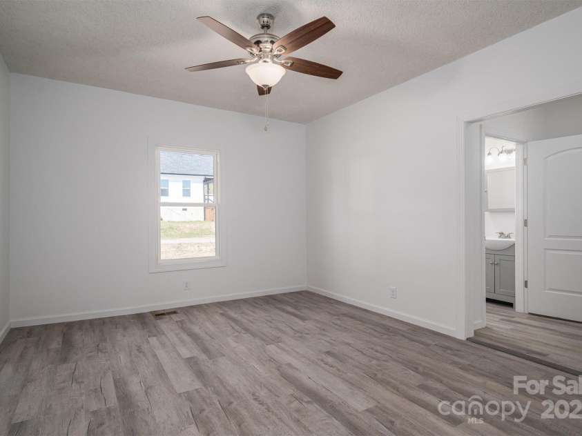 1411 ROSELAND Drive, Lincolnton, NC 28092.  MLS# CAR4228257, YatesRealty ID 2193. 