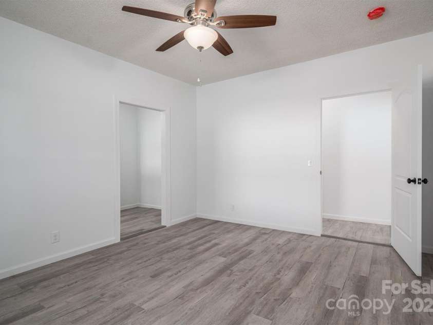 1411 ROSELAND Drive, Lincolnton, NC 28092.  MLS# CAR4228257, YatesRealty ID 2193. 