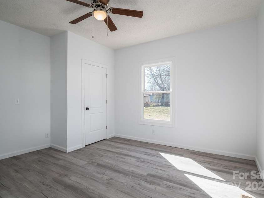 1411 ROSELAND Drive, Lincolnton, NC 28092.  MLS# CAR4228257, YatesRealty ID 2193. 