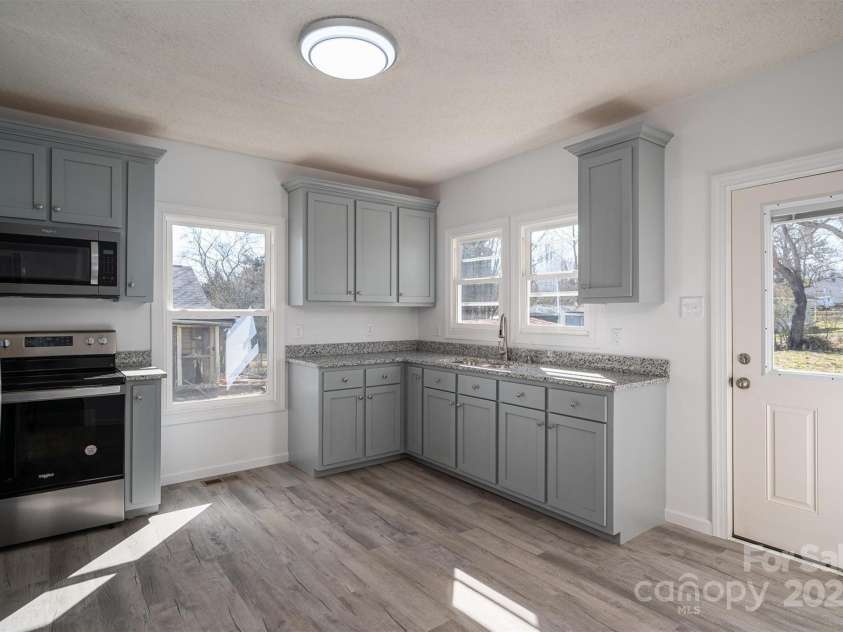 1411 ROSELAND Drive, Lincolnton, NC 28092.  MLS# CAR4228257, YatesRealty ID 2193. 