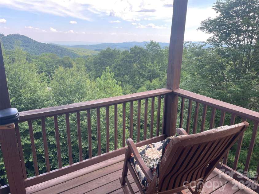 180 Windy Knoll, Banner Elk, NC 28604.  MLS# CAR4289909, YatesRealty ID 2193. 