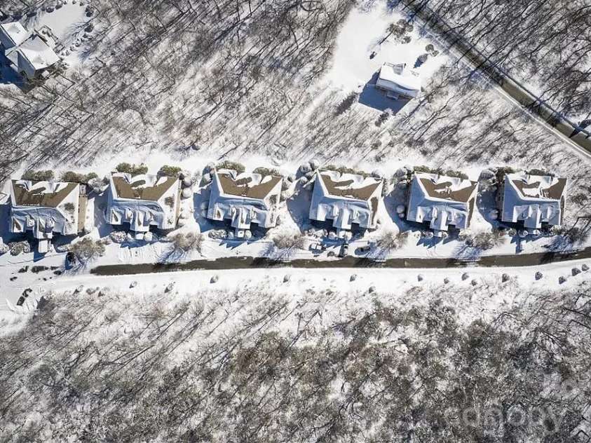 180 Windy Knoll, Banner Elk, NC 28604.  MLS# CAR4289909, YatesRealty ID 2193. 