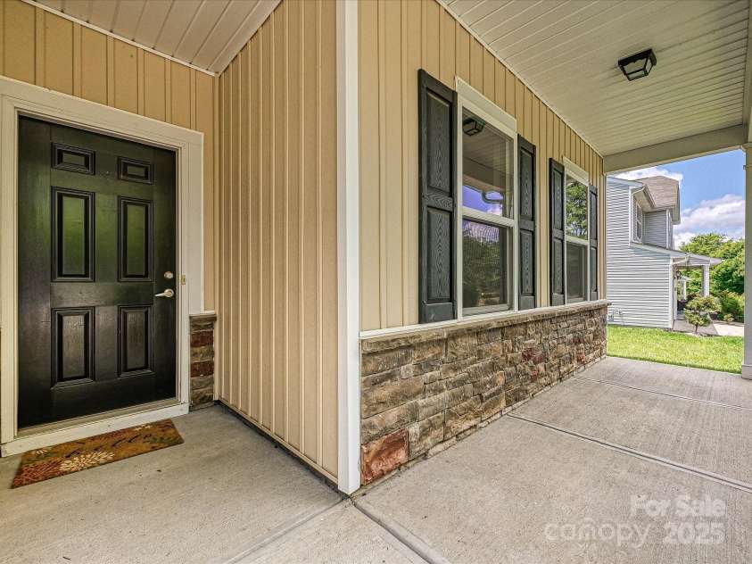 9027 Gray Willow Road, Charlotte, NC 28227.  MLS# CAR4259088, YatesRealty ID 21931. 