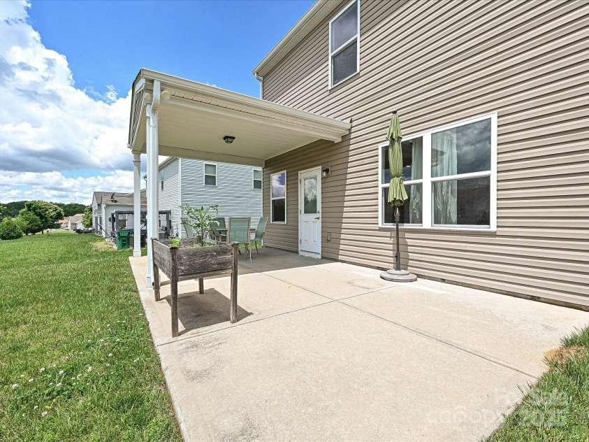 9027 Gray Willow Road, Charlotte, NC 28227.  MLS# CAR4259088, YatesRealty ID 21931. 