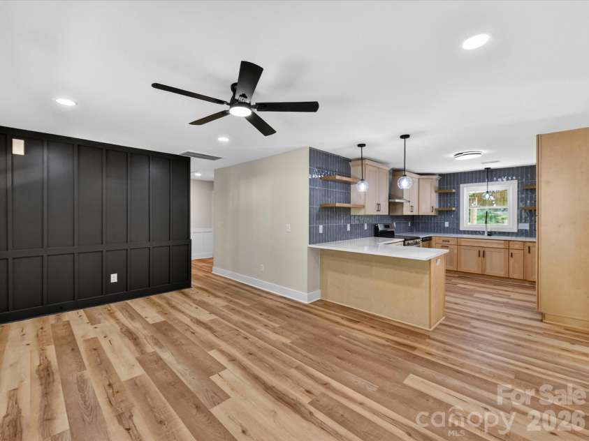 3132 Sudbury Road, Charlotte, NC 28205.  MLS# CAR4373798, YatesRealty ID 21932. 