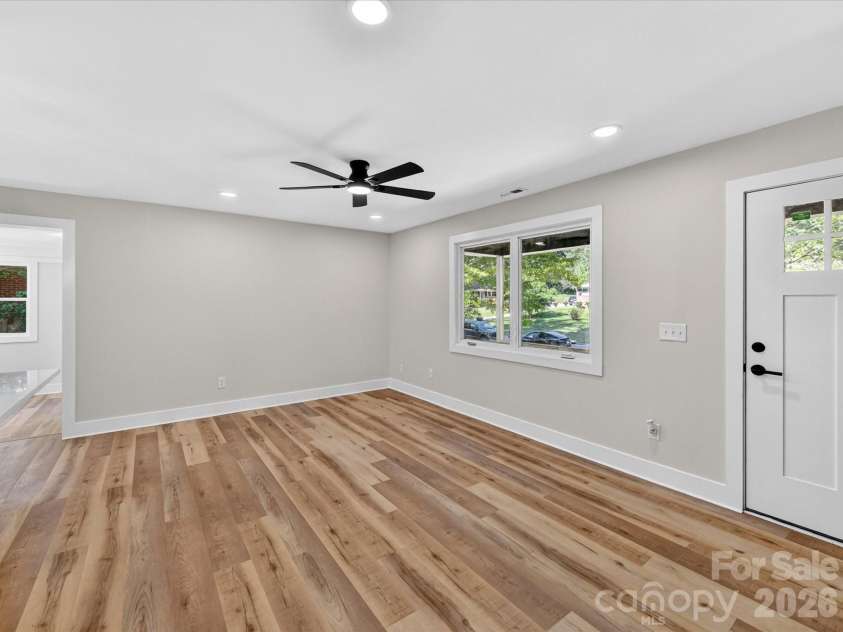 3132 Sudbury Road, Charlotte, NC 28205.  MLS# CAR4373798, YatesRealty ID 21932. 