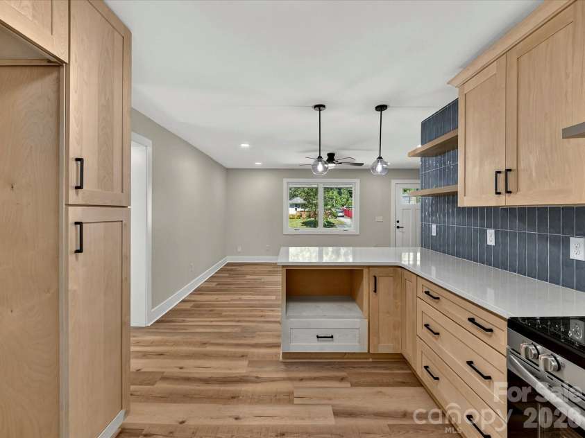 3132 Sudbury Road, Charlotte, NC 28205.  MLS# CAR4373798, YatesRealty ID 21932. 
