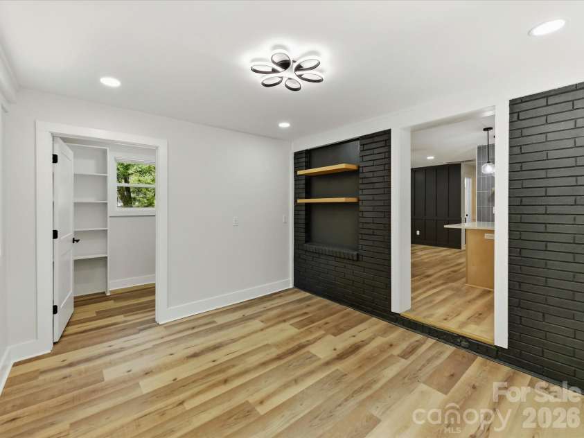 3132 Sudbury Road, Charlotte, NC 28205.  MLS# CAR4373798, YatesRealty ID 21932. 