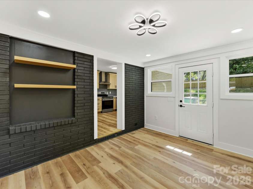 3132 Sudbury Road, Charlotte, NC 28205.  MLS# CAR4373798, YatesRealty ID 21932. 