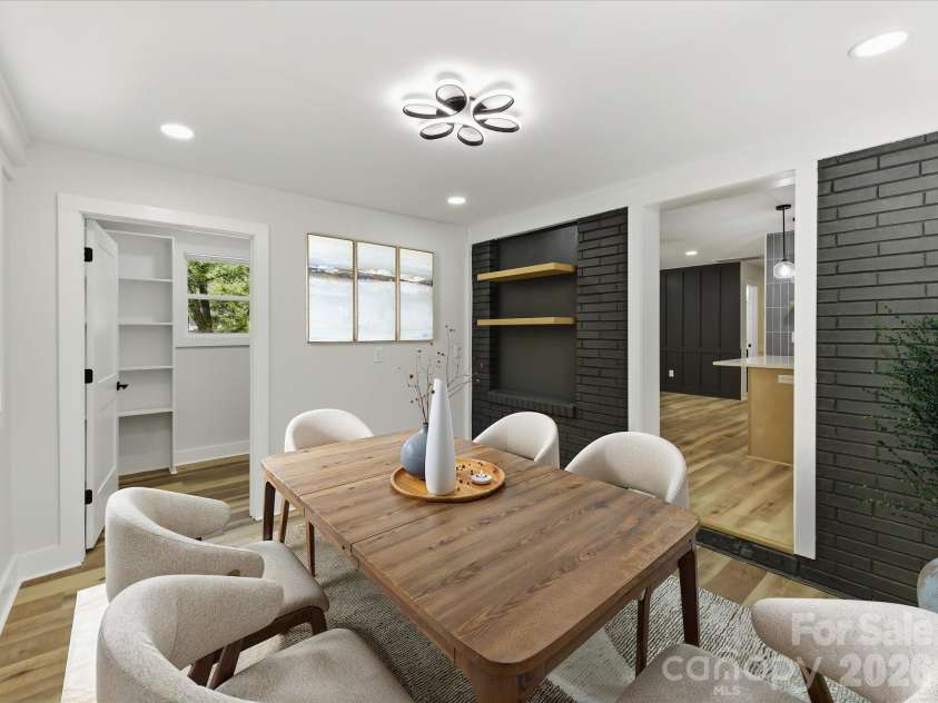 3132 Sudbury Road, Charlotte, NC 28205.  MLS# CAR4373798, YatesRealty ID 21932. 