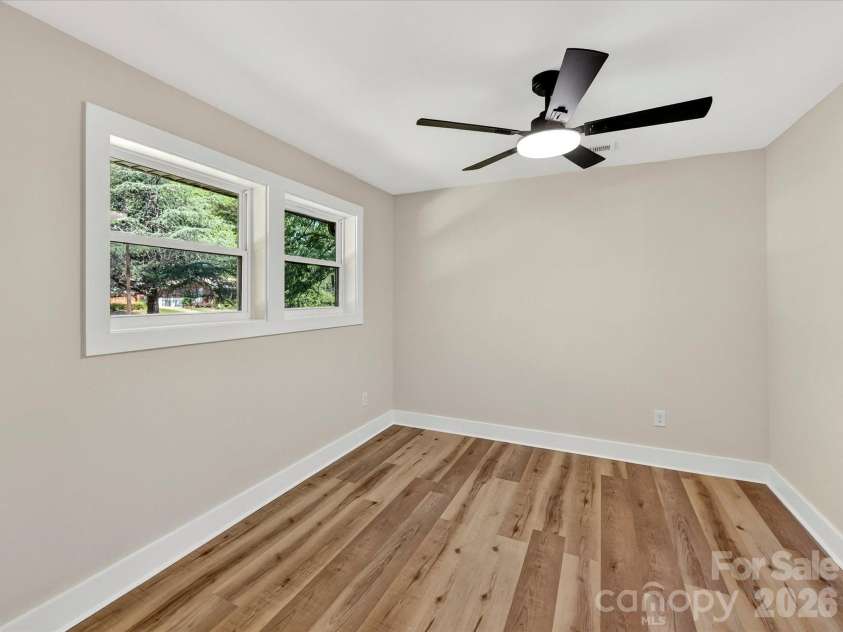 3132 Sudbury Road, Charlotte, NC 28205.  MLS# CAR4373798, YatesRealty ID 21932. 