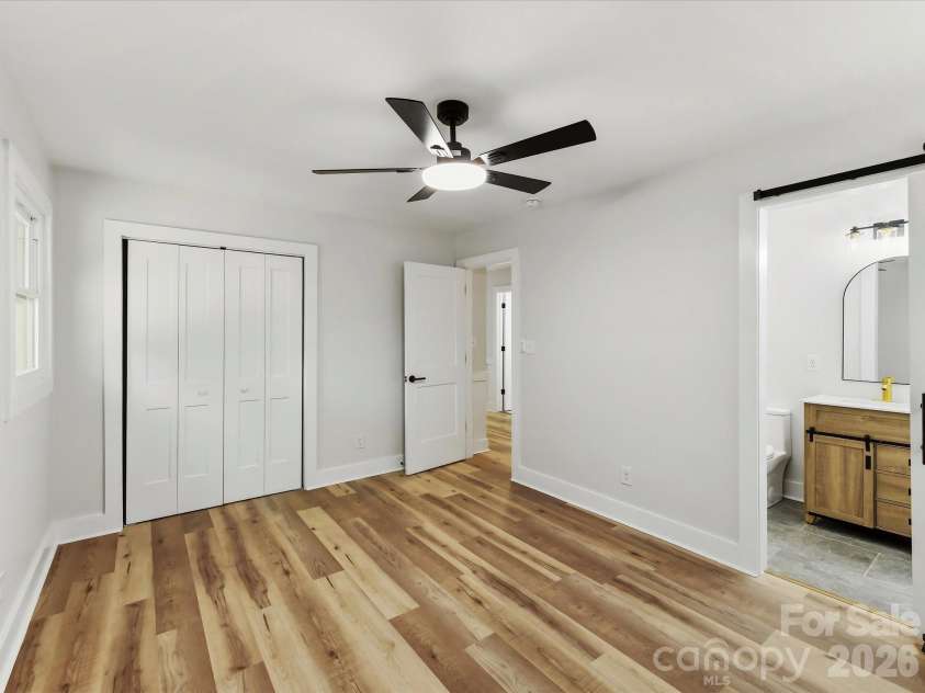 3132 Sudbury Road, Charlotte, NC 28205.  MLS# CAR4373798, YatesRealty ID 21932. 