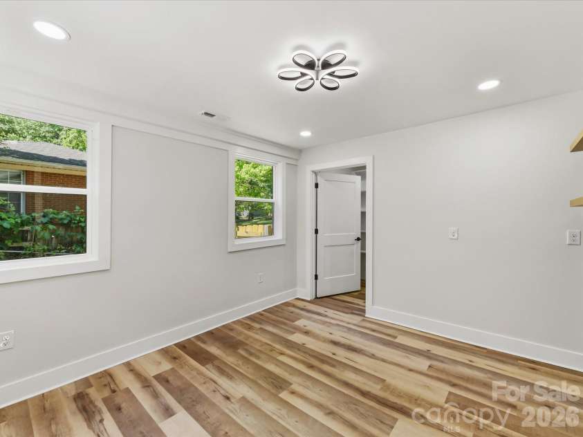 3132 Sudbury Road, Charlotte, NC 28205.  MLS# CAR4373798, YatesRealty ID 21932. 