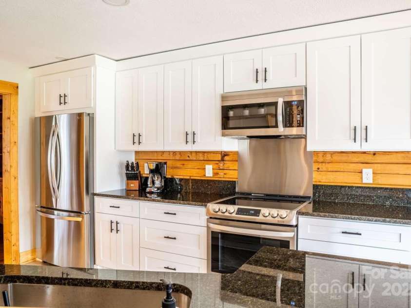 720 Cane Creek Road, Fletcher, NC 28732.  MLS# CAR4268586, YatesRealty ID 21932. 