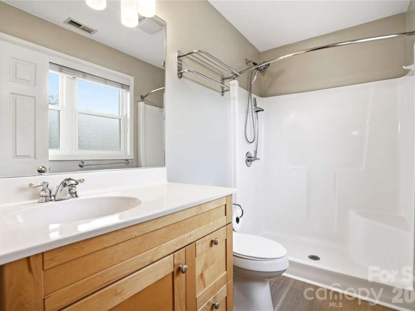 4945 Grassy Creek Road, Denver, NC 28037.  MLS# CAR4380541, YatesRealty ID 21933. Guest Bedroom 1 Ensuite Bathroom