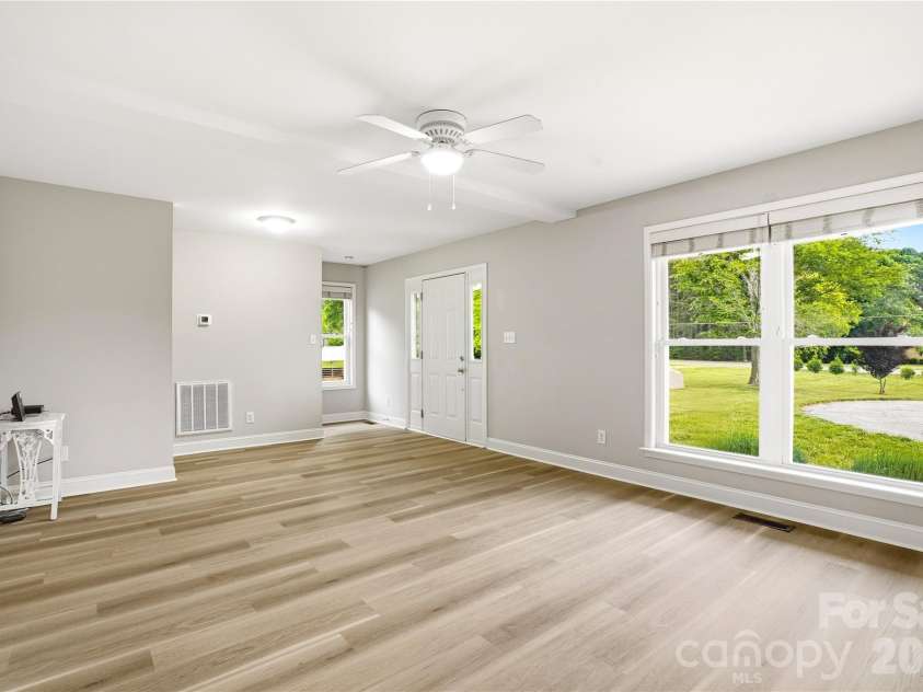 4945 Grassy Creek Road, Denver, NC 28037.  MLS# CAR4380541, YatesRealty ID 21933. Living Room