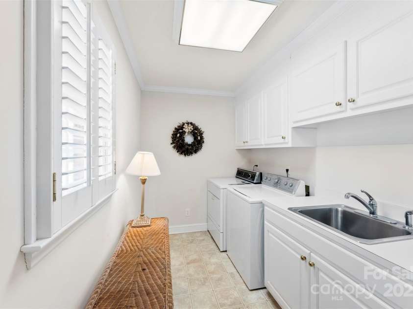 600 Queens Road, Cherryville, NC 28021.  MLS# CAR4272279, YatesRealty ID 21933. 