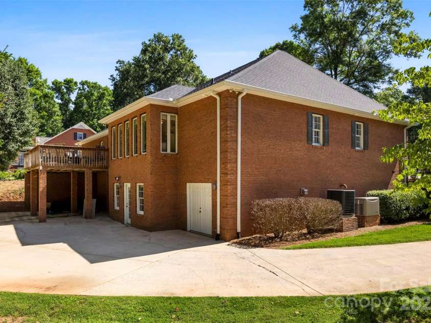 600 Queens Road, Cherryville, NC 28021.  MLS# CAR4272279, YatesRealty ID 21933. 