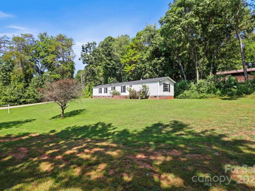 1884 Kensway Drive, Hudson, NC 28638.  MLS# CAR4287271, YatesRealty ID 21934. 