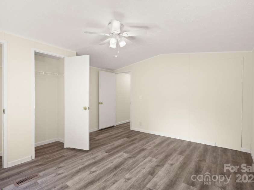 1884 Kensway Drive, Hudson, NC 28638.  MLS# CAR4287271, YatesRealty ID 21934. Bedroom 2
