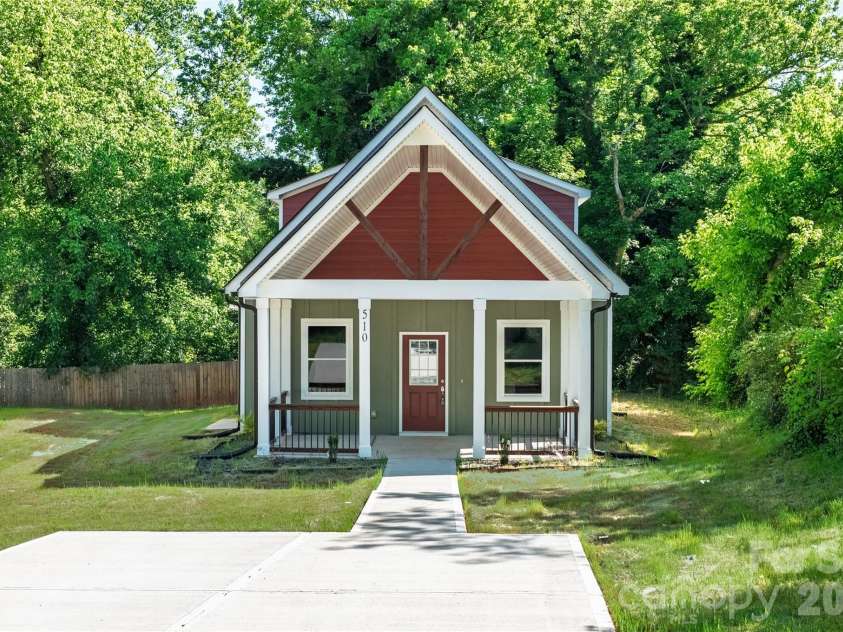 510 North Mulberry Street, Cherryville, NC 28021.  MLS# CAR4374102, YatesRealty ID 21934. 