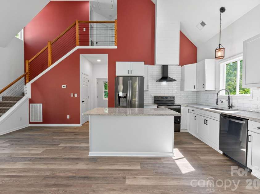 510 North Mulberry Street, Cherryville, NC 28021.  MLS# CAR4374102, YatesRealty ID 21934. 