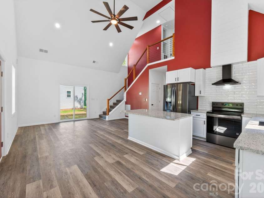 510 North Mulberry Street, Cherryville, NC 28021.  MLS# CAR4374102, YatesRealty ID 21934. 