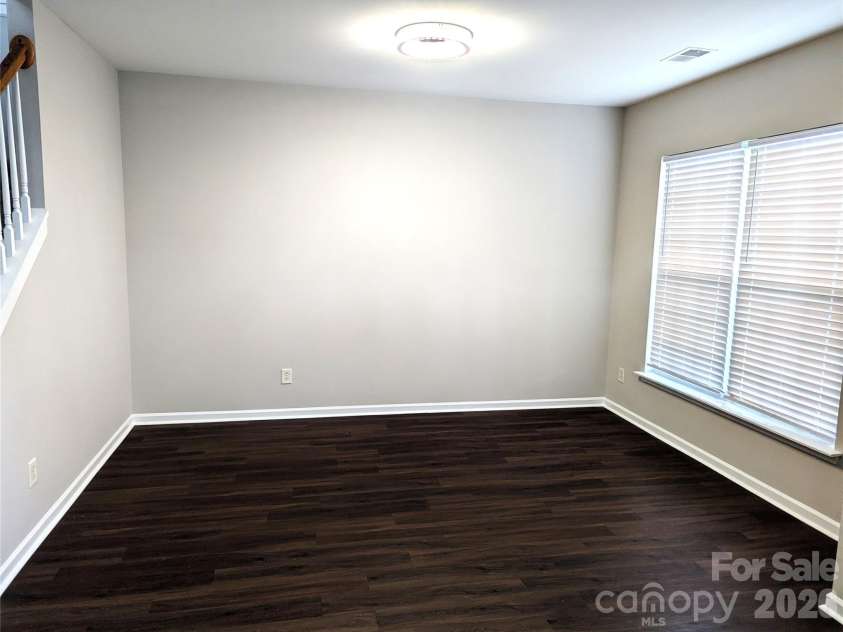 10932 STONE TRAIL Road, Charlotte, NC 28213.  MLS# CAR4410560, YatesRealty ID 21935. Fml Living