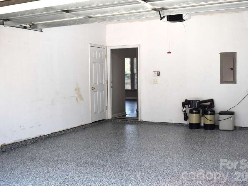 10932 STONE TRAIL Road, Charlotte, NC 28213.  MLS# CAR4410560, YatesRealty ID 21935. Garage