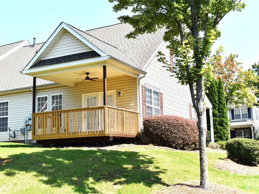 10932 STONE TRAIL Road, Charlotte, NC 28213.  MLS# CAR4410560, YatesRealty ID 21935. Rear
