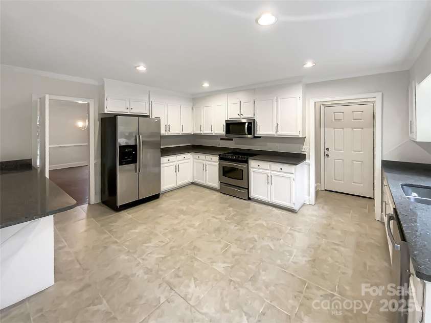 1507 Chadmore Lane, Concord, NC 28027.  MLS# CAR4254948, YatesRealty ID 21936. 